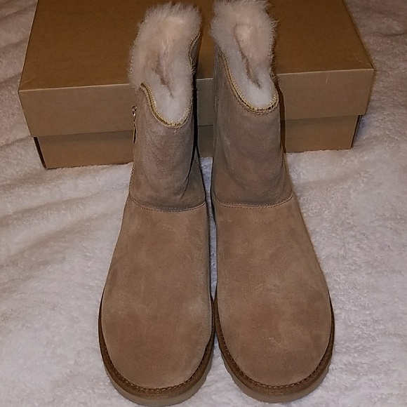 UGGS 🔥FLASH SALE🔥 - Picture 2 of 8